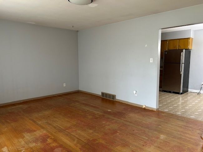 2458 Linden Ave, House other with 3 bedrooms, 2 bathrooms and 1 parking in Aliquippa PA | Image 4