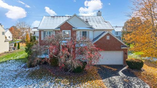 2832 Griffin Dr, Lewis Center, OH, 43035-8270 | Card Image