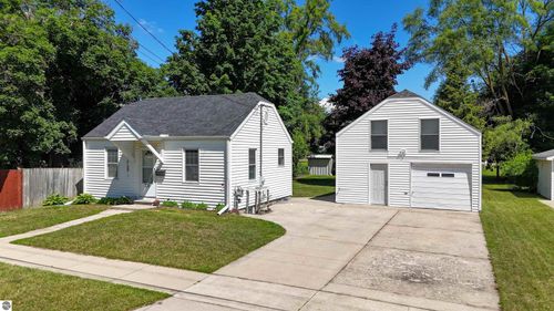 211 E Palmer St, Mt Pleasant, MI, 48858-1543 | Card Image