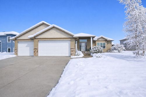 1218 35th Street Cir S, Moorhead, MN, 56560-8126 | Card Image