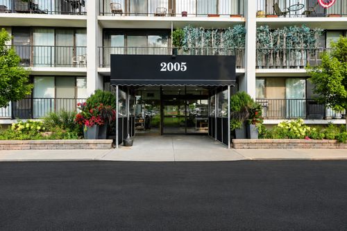 506-2005 S Finley Rd, Lombard, IL, 60148-6490 | Card Image