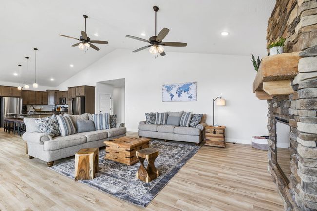 Light and Bright | Image 12