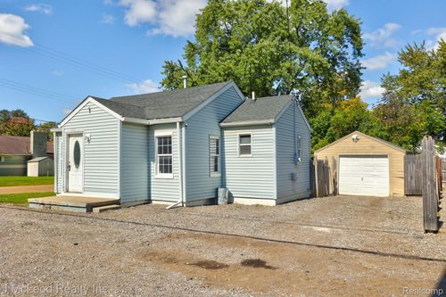4083 Richfield Rd, Flint, MI, 48506-2033 | Card Image