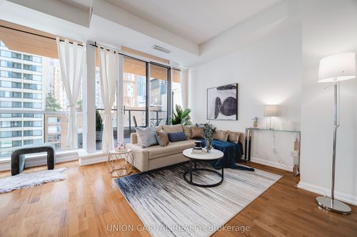 1820-111 Elizabeth St, Toronto, ON, M5G1P7 | Card Image