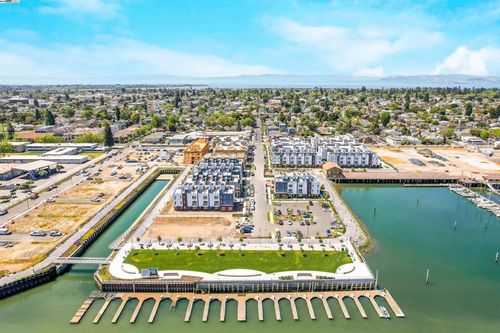 2007 Stanford St, Alameda, CA, 94501-1590 | Card Image