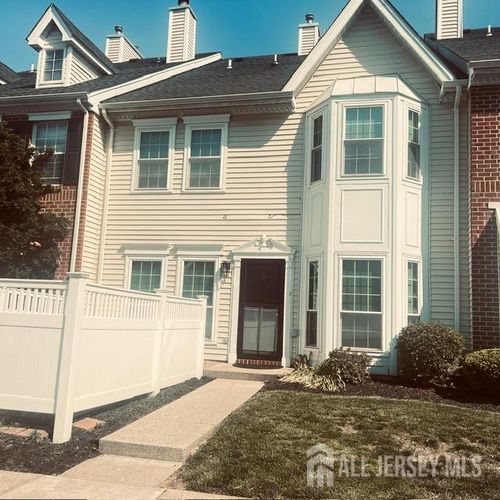 15 Goodwin Dr, North Brunswick, NJ, 08902-4266 | Card Image