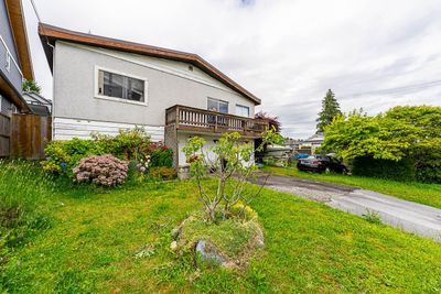 1031 Stewart Ave, House other with 4 bedrooms, 1 bathrooms and 6 parking in Coquitlam BC | Image 3