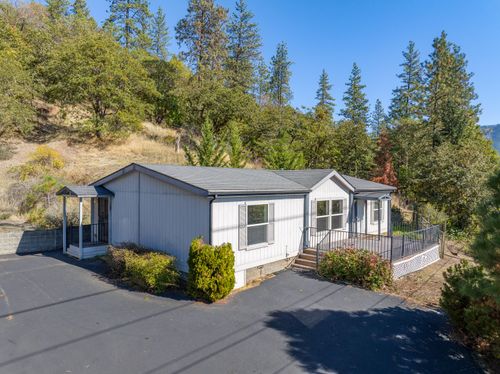 7820 N Applegate Rd, Grants Pass, OR, 97527-7410 | Card Image