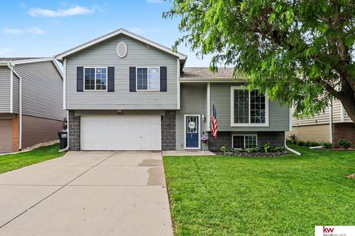 19015 R St, Omaha, NE, 68135-4111 | Card Image