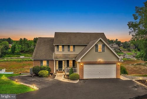606 Wynonah Dr, AUBURN, PA, 17922-9505 | Card Image