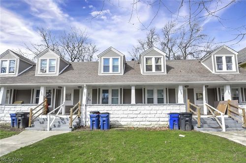 3812 Mapledale Ave, Cleveland, OH, 44109-2458 | Card Image