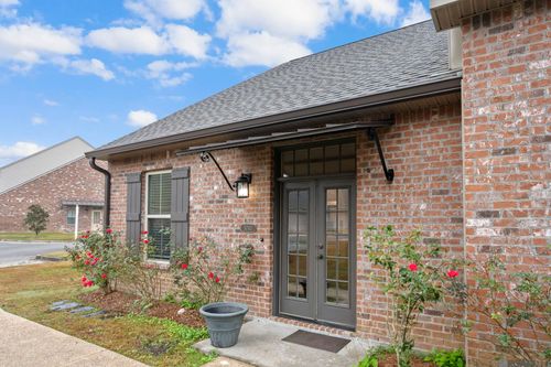 5793 Sweet Olive Ln, Saint Francisville, LA, 70775-9517 | Card Image