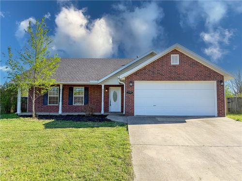 559 Elk Ave, Elkins, AR, 72727-8450 | Card Image