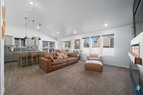 2412 Stewart Ln, Brandon, SD, 57005-6718 | Card Image