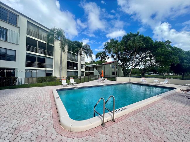 APT-410 - 2312 S Cypress Bend Dr, Condo with 2 bedrooms, 2 bathrooms and null parking in Pompano Beach FL | Image 24