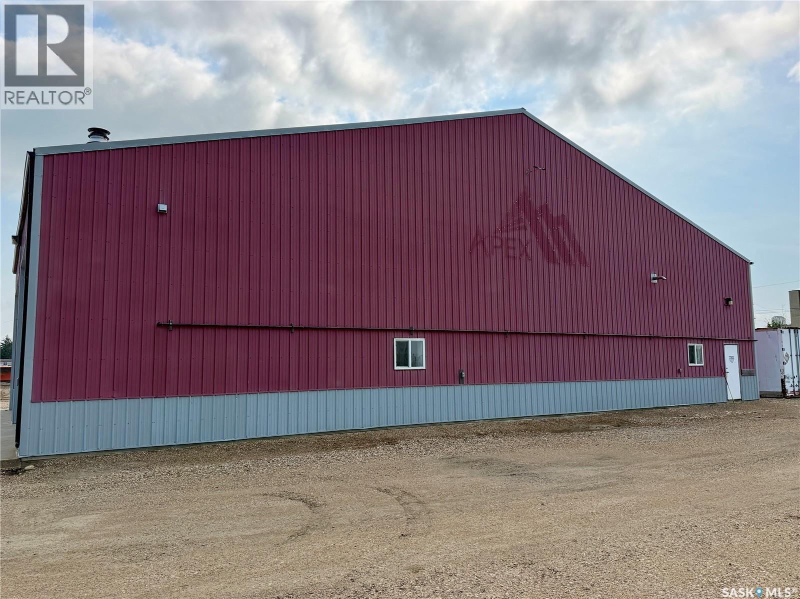 Commercial Sale in Shaunavon 3