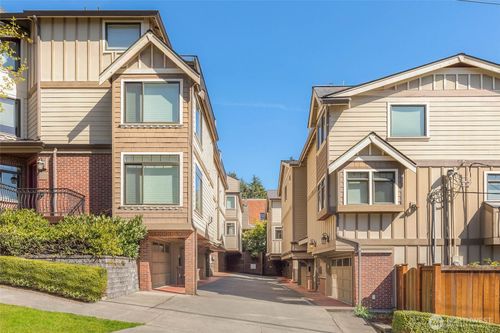 924 2nd Avenue W, Seattle, WA, 98119 | Card Image