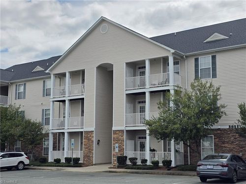 3015 Winston Dr, Burlington, NC, 27215-9125 | Card Image
