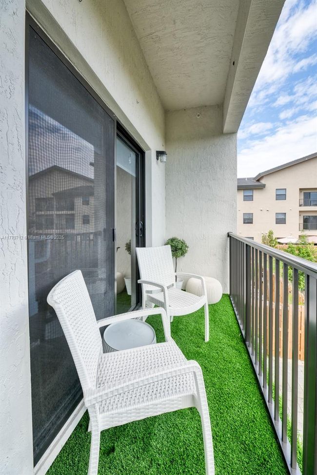 APT-23 - 7831 Nw 104 Th Ave, Condo with 2 bedrooms, 3 bathrooms and null parking in Doral FL | Image 22