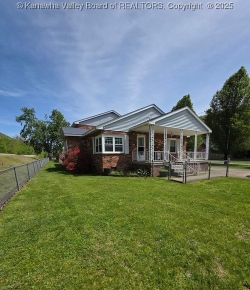 118 Maroney Ln, Belle, WV, 25015-1817 | Card Image