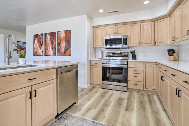 Kitchen | Image 12