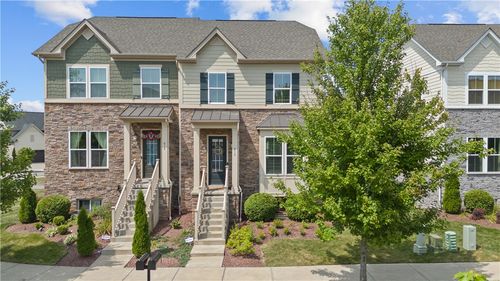 812 Oneida Cir, Mars, PA, 16046-4042 | Card Image