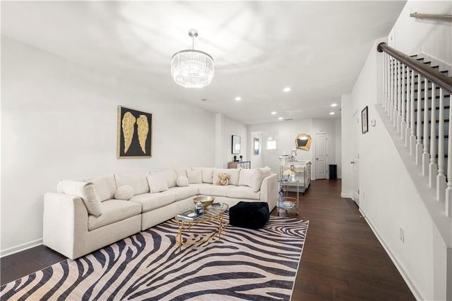 813 Ambient Way Sw, Townhouse with 2 bedrooms, 3 bathrooms and 2 parking in Atlanta GA | Image 11