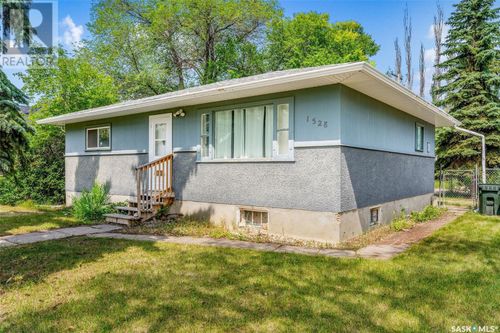 1528 16th St W, Prince Albert, SK, S6V3W9 | Card Image