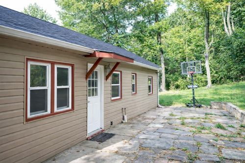 1 Crestwood Trl, Monroe, NY, 10950-6839 | Card Image