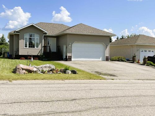 10633 102 Street, Fairview, AB, T0H1L0 | Card Image