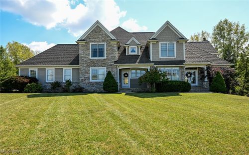 1015 White Horse Trail, Hinckley, OH, 44233 | Card Image