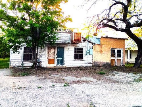 1400 S Concho St, Coleman, TX, 76834-5803 | Card Image