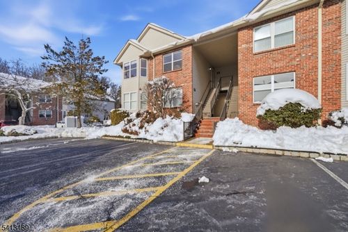 8 Jennifer Dr, East Hanover, NJ, 07936-3432 | Card Image