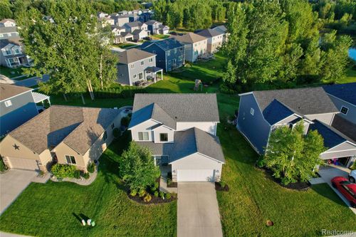 320 Hidden Riv E, Holly, MI, 48442-2029 | Card Image