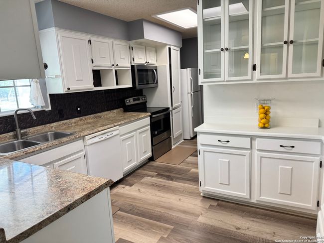 1665 Sparkman Dr, House other with 4 bedrooms, 2 bathrooms and null parking in Boerne TX | Image 8