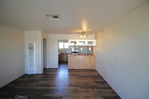 521 Lillian Dr, Barstow, CA, 92311-3016 | Card Image