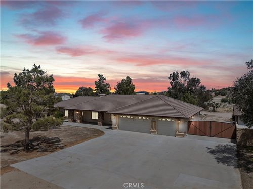 9153 Kittering Rd, Oak Hills, CA, 92344-0152 | Card Image