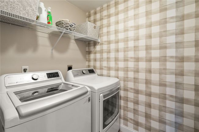 37 Island Dr, House other with 4 bedrooms, 3 bathrooms and 6 parking in Middletown RI | Image 21