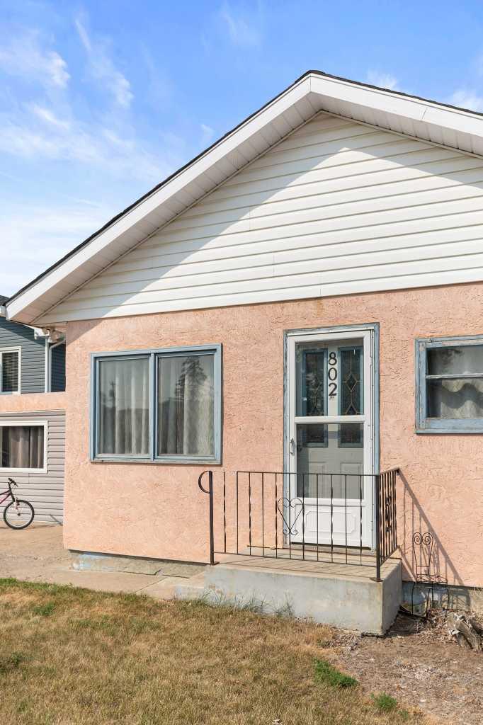 Residential in Redcliff 4