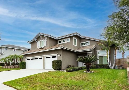 2938 S Buena Vista Ave, Corona, CA, 92882-6120 | Card Image