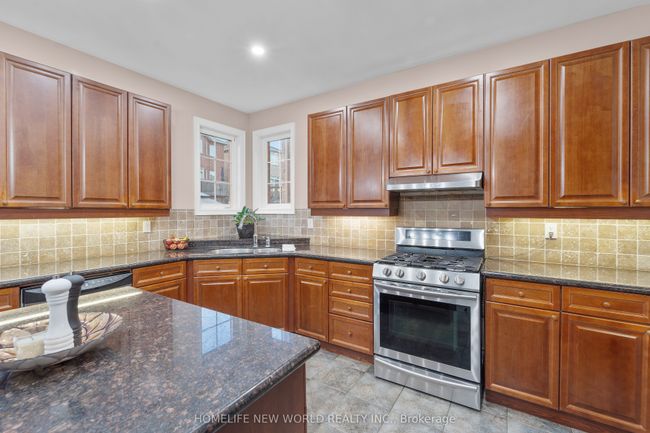 1033 Copperfield Dr, House other with 6 bedrooms, 6 bathrooms and 3 parking in Oshawa ON | Image 14