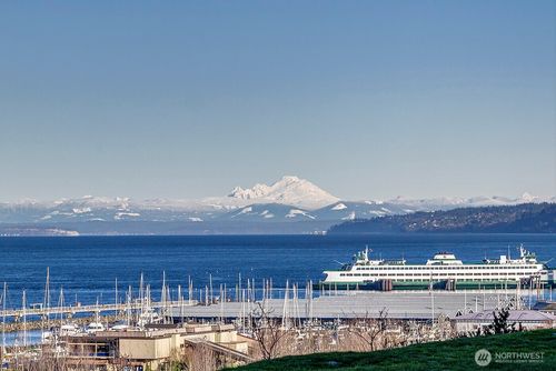 apt-216-61 Pine St, Edmonds, WA, 98020-7242 | Card Image