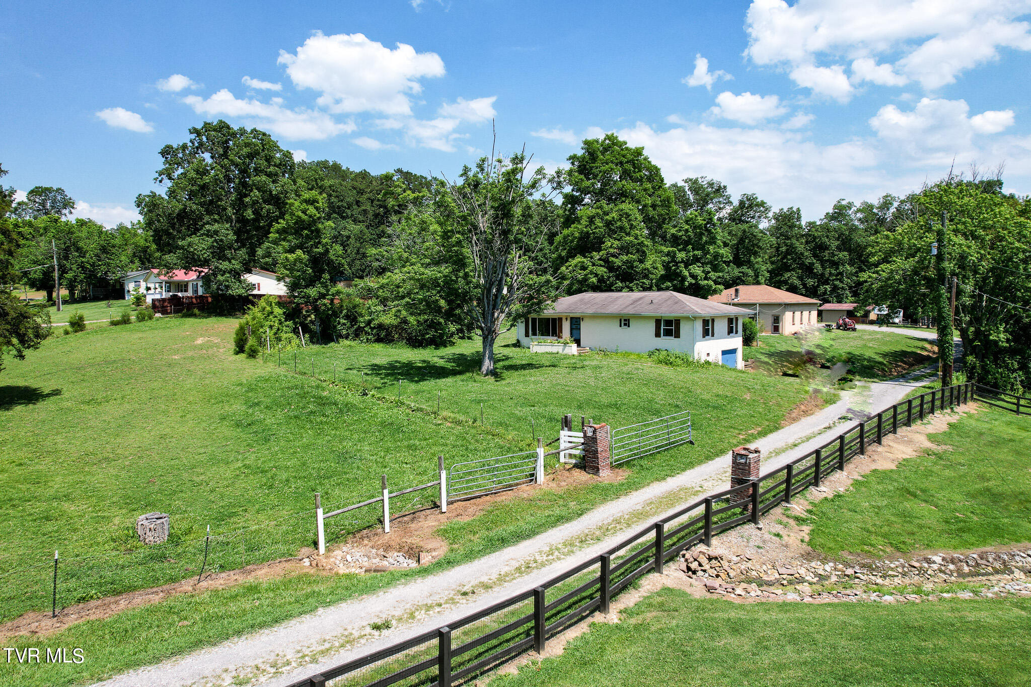 Hendron Chapel Rd, Knoxville, TN 37920
