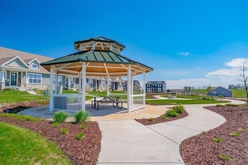 660 Hillcrest Dr, Waunakee, WI, 53597-2114 | Card Image