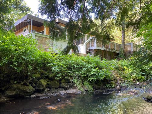 3901 Happy Valley Rd, Victoria, BC, V9C3X5 | Card Image