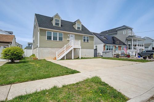 8 Franklin Pl, Brigantine, NJ, 08203-2432 | Card Image