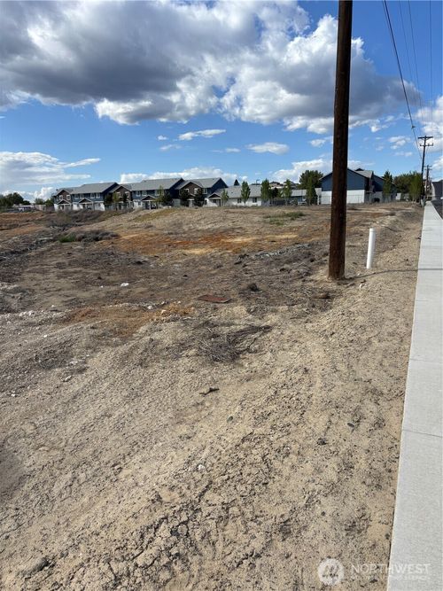 380 Apple Ave Ne, Royal City, WA, 99357 | Card Image