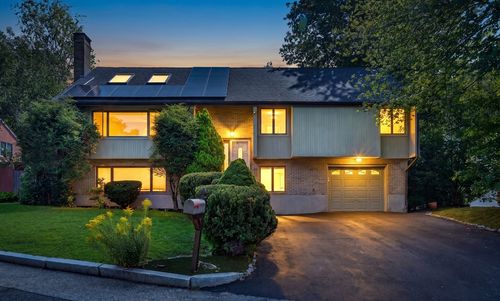 3 Macone Cir, Stoneham, MA, 02180-1971 | Card Image