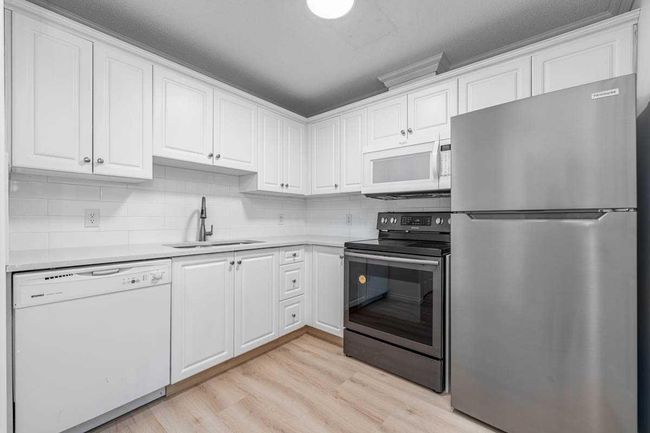 212 - 5000 Somervale Crt Sw, Condo with 2 bedrooms, 1 bathrooms and null parking in Calgary AB | Image 7