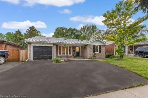 366 Melores Dr, Burlington, ON, L7L4T8 | Card Image